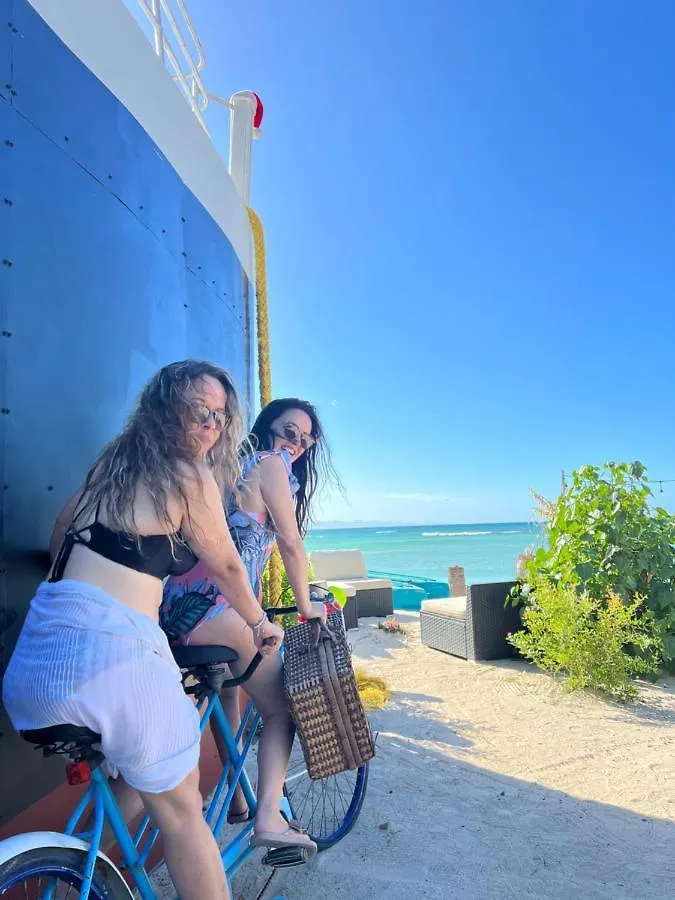 Bluemare Ecohotel Frente A La Playa Ensendada Punta Rucia Hotel