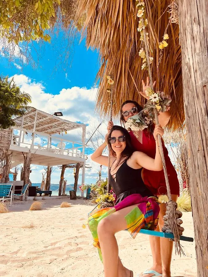Bluemare Ecohotel Frente A La Playa Ensendada Punta Rucia